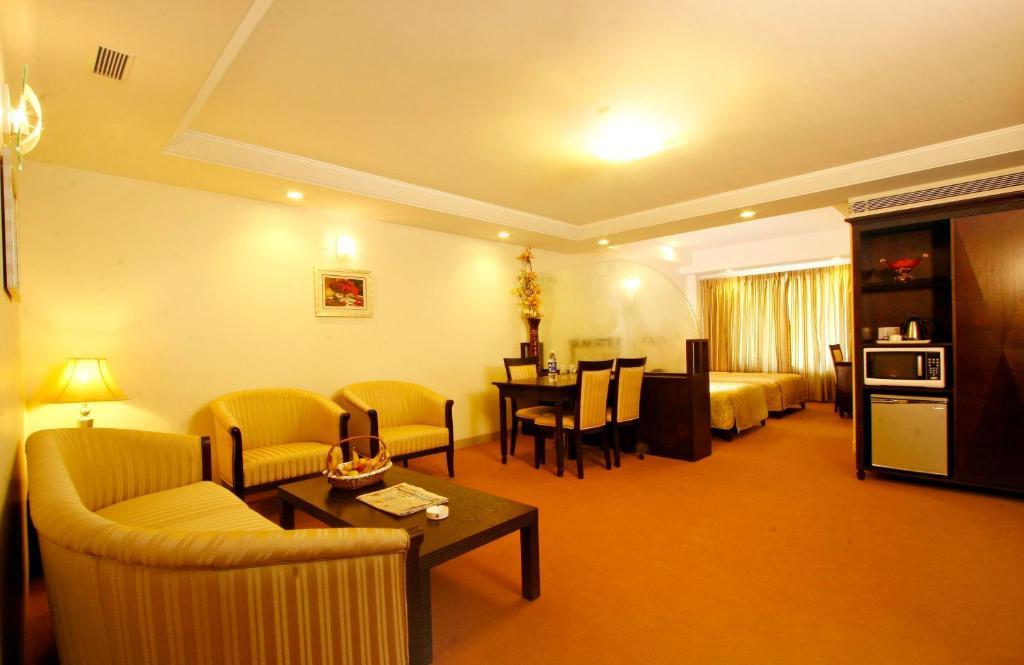 Отель Ambience Executive Pimpri-Chinchwad Номер фото